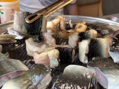 -围炉肉舍•炭烤活鳗•丹东海鲜烤肉(步行街店)