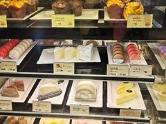 面包甜点陈列柜-麦当劳(静安寺店)
