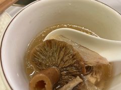 -菌海森林·非遗野生菌火锅(西山区滇池路摩根道店)
