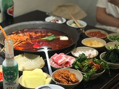 -四小区火锅·巷子里的重庆火锅(花照壁店)