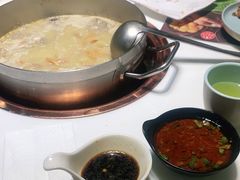 -洪氏嗨捞·猪肚鸡火锅(阳光天地店)