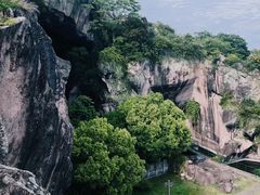 -伍山海滨石窟