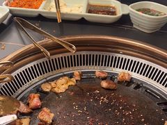 -梨花甄选自助烤肉(小寨原力场店)