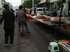 -滨海新区濒开里菜市场