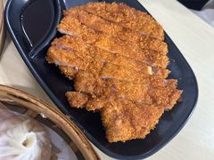 -莱莱小笼·乔艾