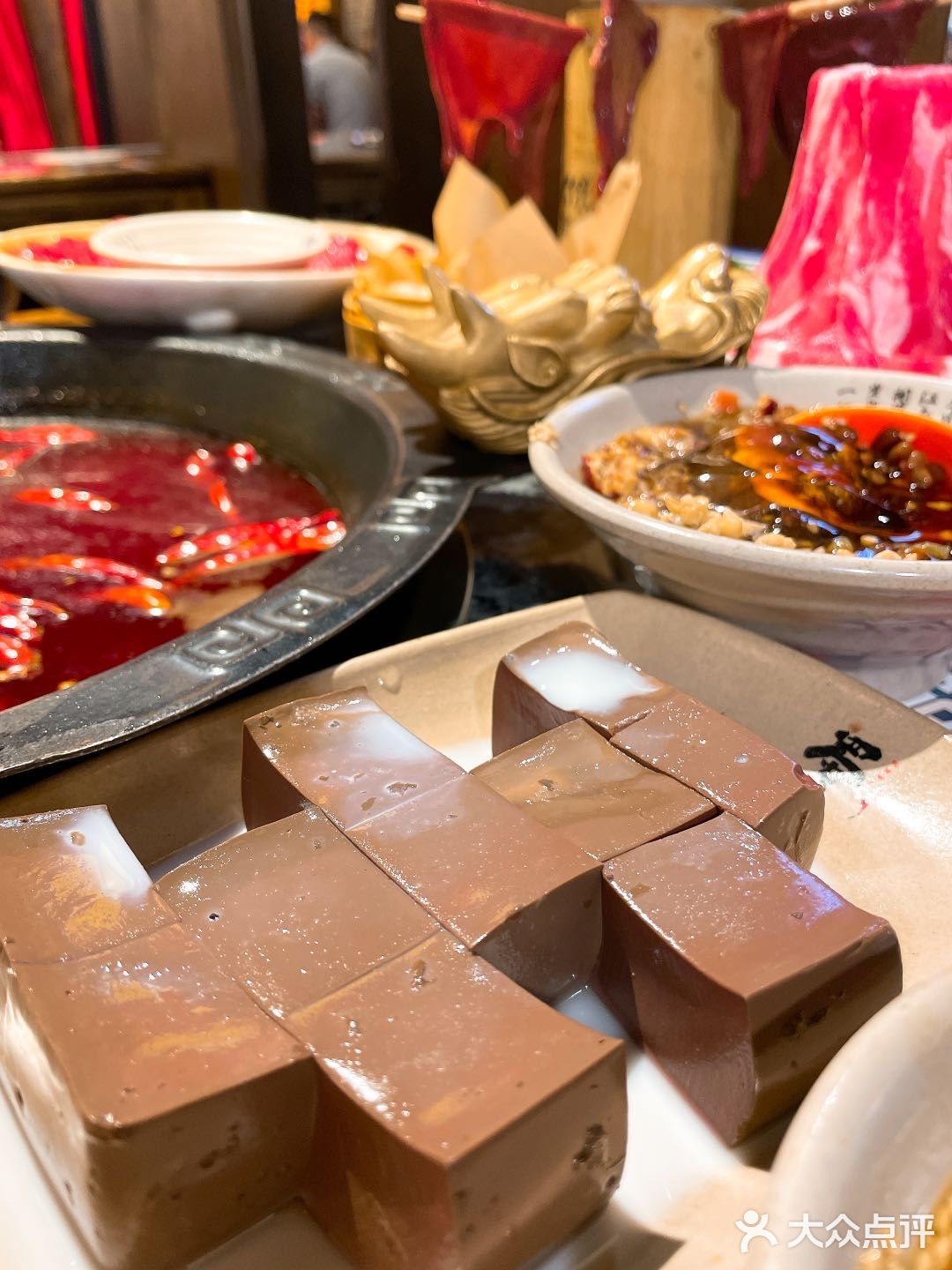 隐藏在人广的超大沉浸式古风火锅店