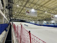 -乔波室内滑雪场