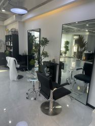 -V7 HAIR SALON