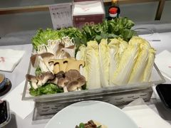 -红鼎豆捞·非遗鲍皇汤火锅(宝丰路店)