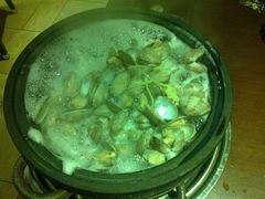 石锅蚬子-鸣记脆皮烤鱼·海鲜烤鱼(三八广场店)