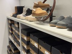 -UGG(燕莎奥特莱斯购物中心店)