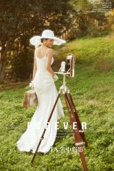 -雪中彩影婚纱摄影·微光艺术中心