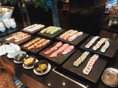 -大中华希尔顿酒店-念自助餐·嗨啤·小龙虾