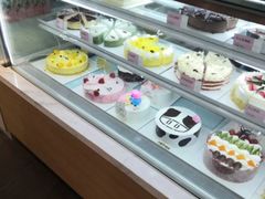 面包甜点陈列柜-皇家美孚(海云庵店)