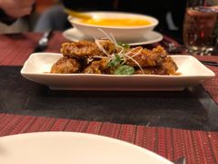 甜辣鸡翅佐以辣蒜汁-WOLFGANG PUCK KITCHEN & BAR(迪士尼小镇店)