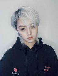 -变画·发型STUDIO