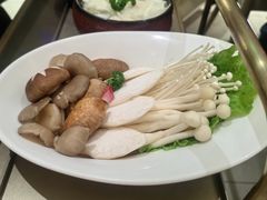-左庭右院鲜牛肉火锅(金山万达店)