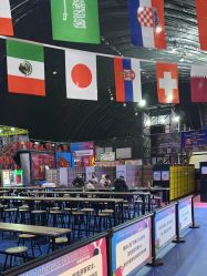 -失重星球乐园·蹦床馆(欢乐谷店)