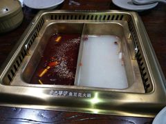 -东巴婆婆云南鱼豆花火锅(大东门店)