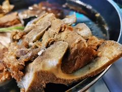 招牌酱猪骨头-运气牛自助酱大骨火锅(南京东路店)
