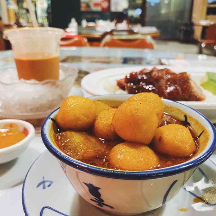 某人去饭局 晚餐又是一人食 一家开了十几年的宝藏小店茶餐厅  菜单密