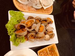-J Daeng Seafood