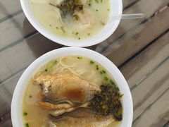 雪菜脱骨黄鱼面-洪大妈·黄鱼面(金山嘴渔村店)