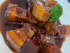 特色本帮红烧肉-新名仕新白玉兰餐厅