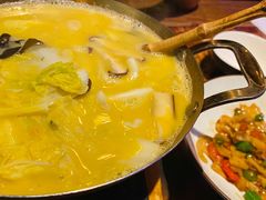 金汤杭三鲜-绿茶餐厅(领展购物广场·中关村店)