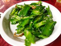 海南干鱿鱼炒四龙豆-琼大师东方烤乳猪(亚特兰蒂斯店)