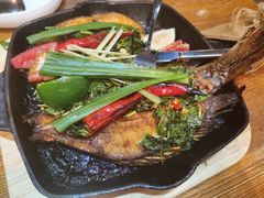 香茅草烤罗非鱼-云海肴汽锅鸡·云南小炒(天津国金汇店)