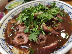 精品肠头菜底-门框胡同百年卤煮(新街口店)