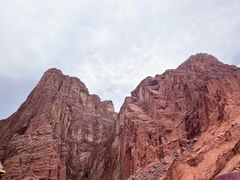 -天山神秘大峡谷