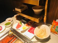 -海底捞火锅鲜切牛肉主题店(长寿路店)