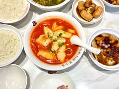 -渝是乎酸菜鱼·川渝小炒(新世界百货望京店)