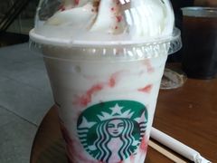 草莓酸奶星冰乐-星巴克(南宁百货文化宫店)