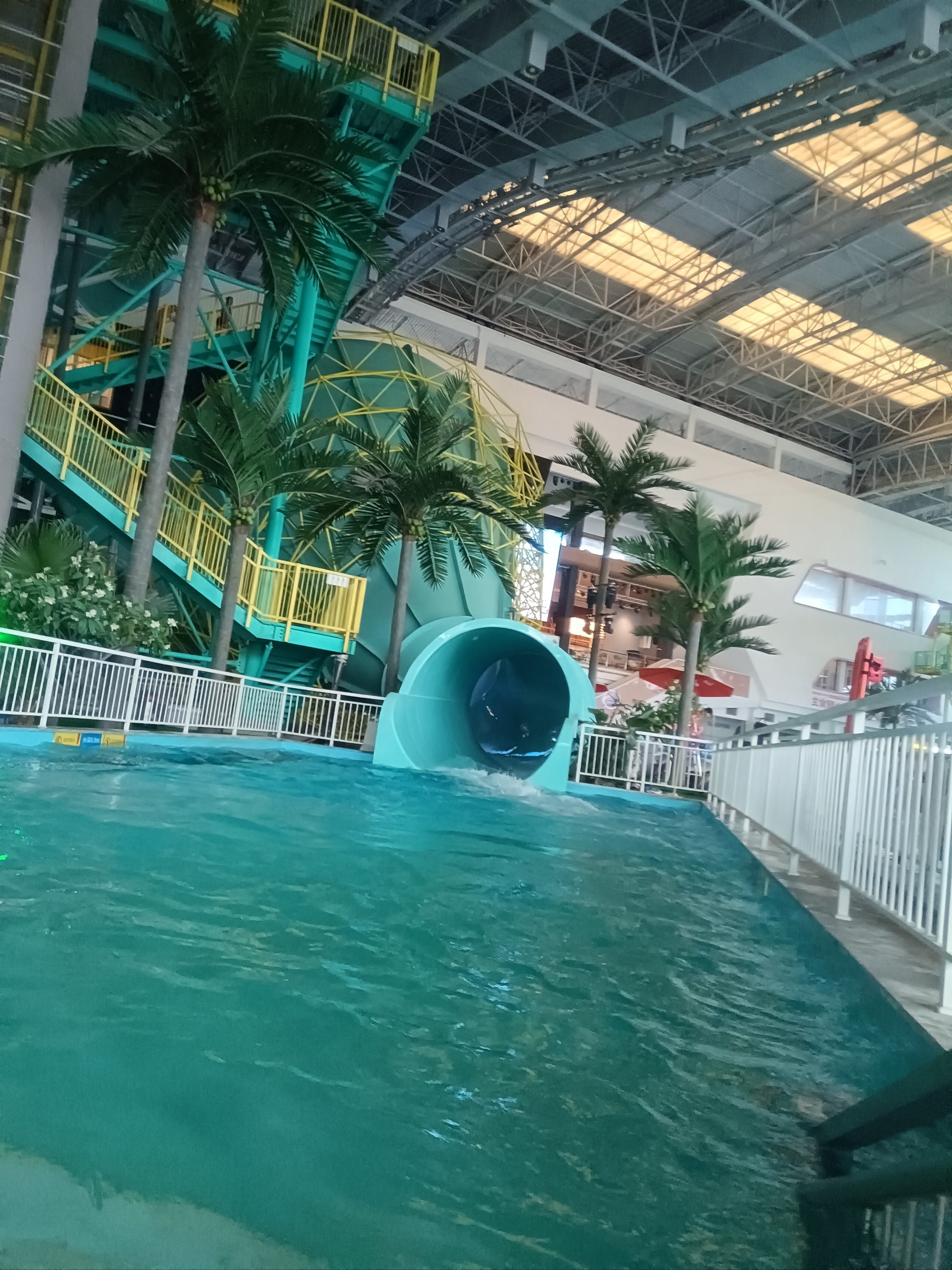 水里畅游超嗨皮