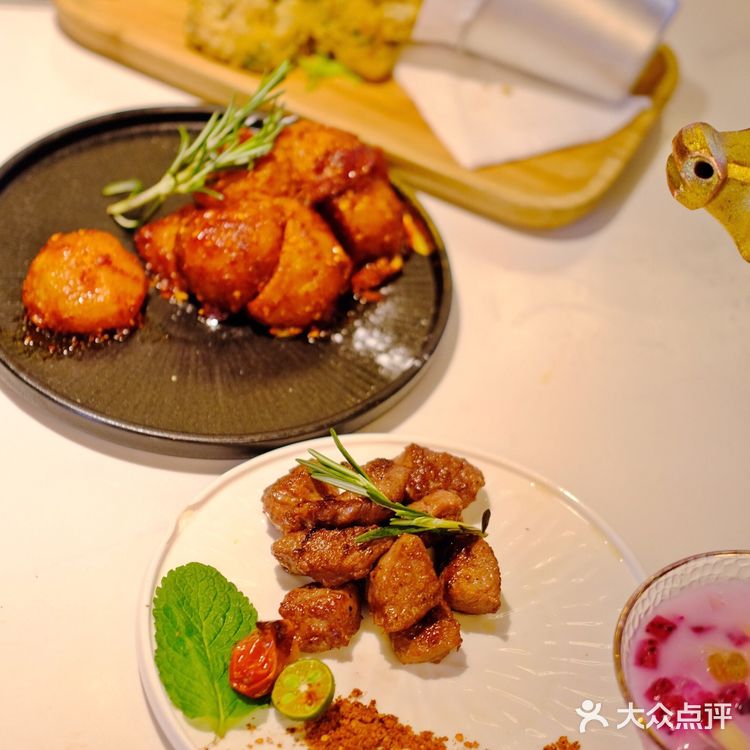成都探店｜没吃过这家水煮牛肉，不算来过四川