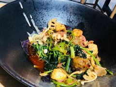 -极有家小鱼小鸡石锅煲(佳兆业店)