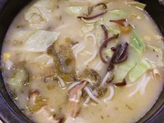 老坛酸菜米线-过桥缘·过桥米线(大华虎城嘉年华店)