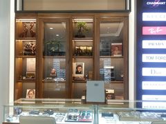 -回瑞眼镜·蔡司·依视路官方授权店(广益路万达店)