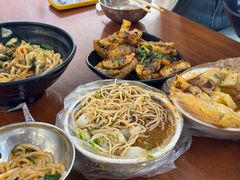 -鸿浩扒猪脚米线