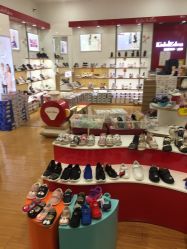 -百丽国际·童鞋(永旺梦乐城店)