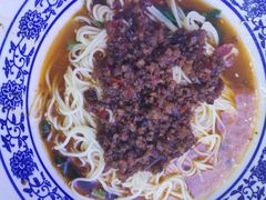 -渝之汇牛肉豌杂面