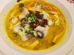 -渝是乎酸菜鱼(龙旗购物中心店)