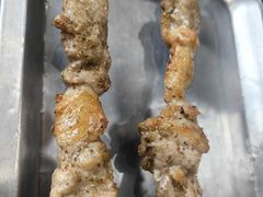 现穿羊肉串-清真·鸦儿李记·小馆(后海店)