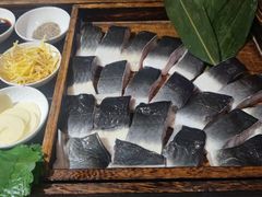 -围炉肉舍•炭烤活鳗•丹东海鲜烤肉(步行街店)