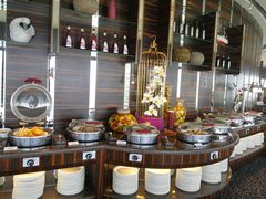 自助取餐区-广州花园酒店·凌璇阁旋转餐厅CAROUSEL360