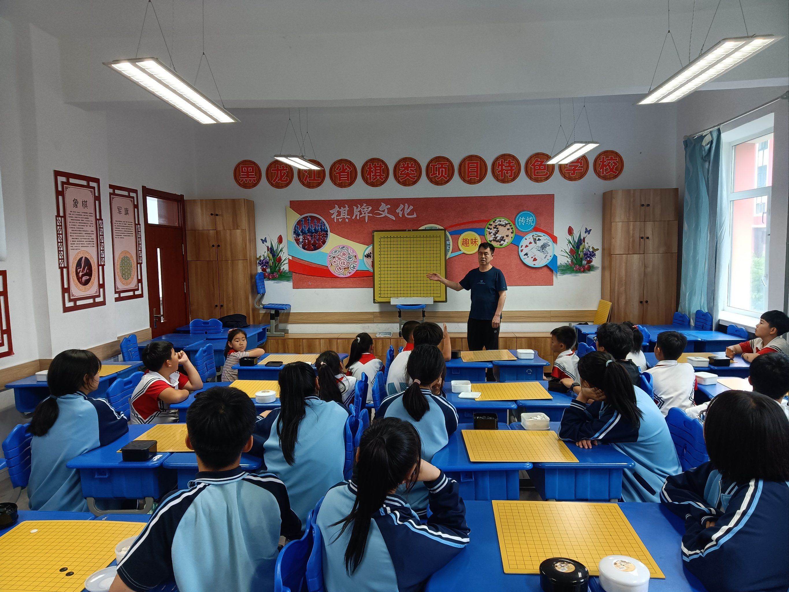 朝鲜族中小学开办围棋兴趣班