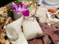 -一朵菌·野生菌探索家火锅(南亚店)